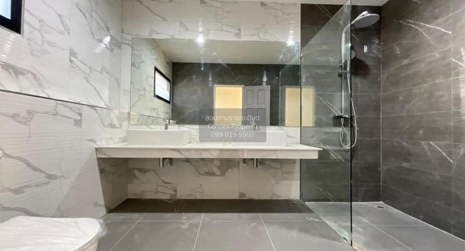 For sale 4 bedrooms house in Phutthamonthon, Nakhon Pathom