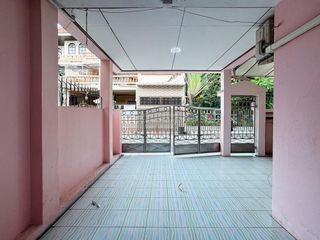 Продажа 6 спальни таунхаус в Бангкок Яи, Бангкок