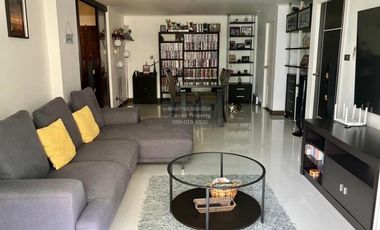 For sale 3 bedrooms condo in Khlong Toei, Bangkok