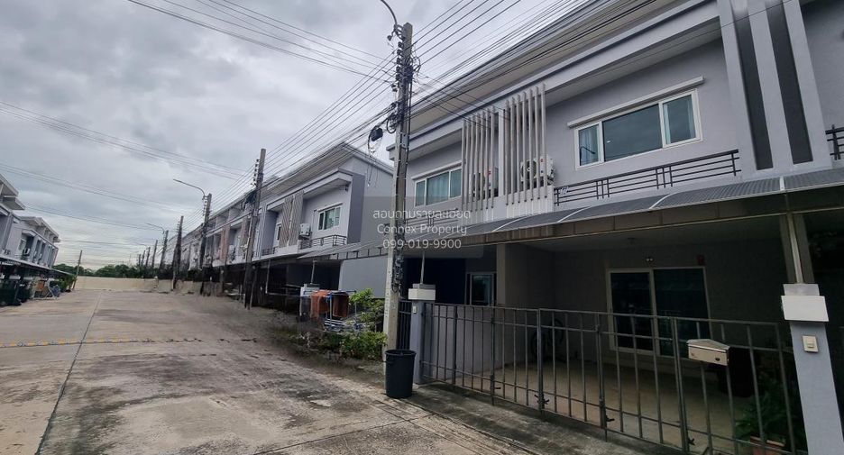 For sale 3 bedrooms townhouse in Bang Khen, Bangkok