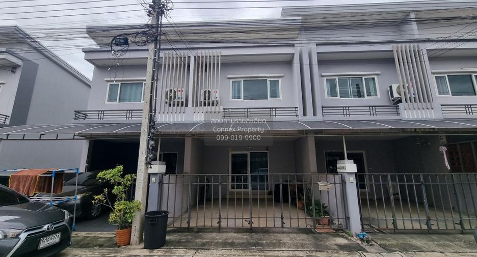 For sale 3 bedrooms townhouse in Bang Khen, Bangkok