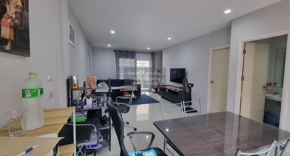 For sale 3 bedrooms townhouse in Bang Khen, Bangkok