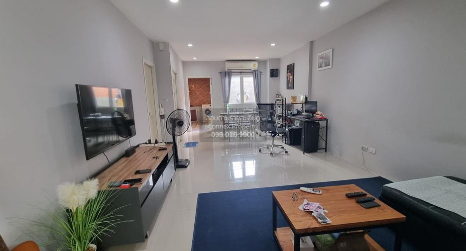 For sale 3 bedrooms townhouse in Bang Khen, Bangkok