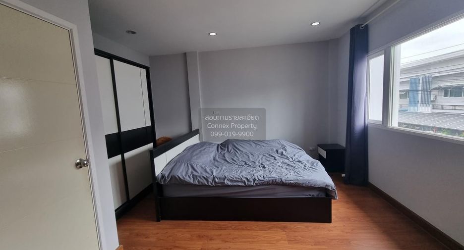 For sale 3 bedrooms townhouse in Bang Khen, Bangkok