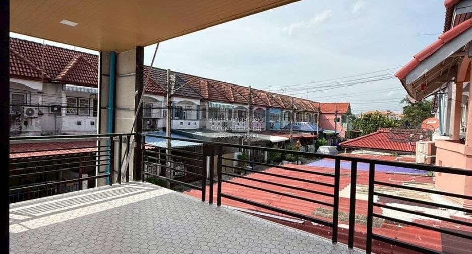 For sale 3 bedrooms townhouse in Pak Kret, Nonthaburi