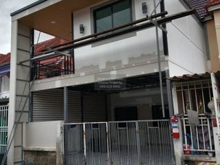 For sale 3 bedrooms townhouse in Pak Kret, Nonthaburi