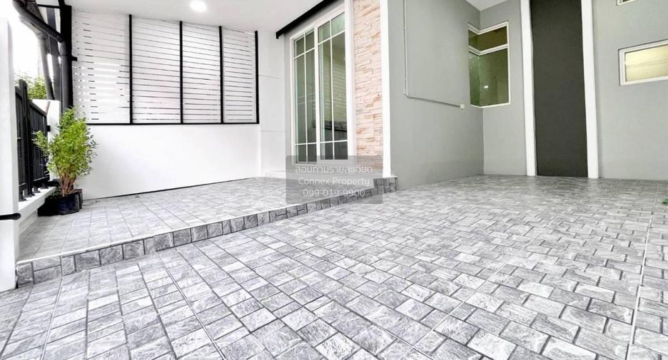 For sale 3 bedrooms townhouse in Prawet, Bangkok
