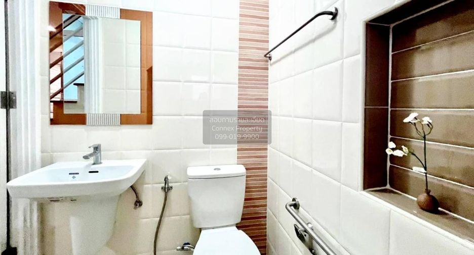 For sale 3 bedrooms townhouse in Prawet, Bangkok