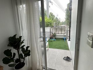 Casa adosada en venta de 3 habitaciones en Phasi Charoen, Bangkok