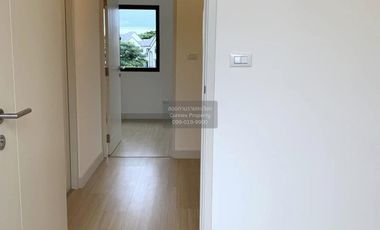 Casa adosada en venta de 2 habitaciones en Bang Sao Thong, Samut Prakan