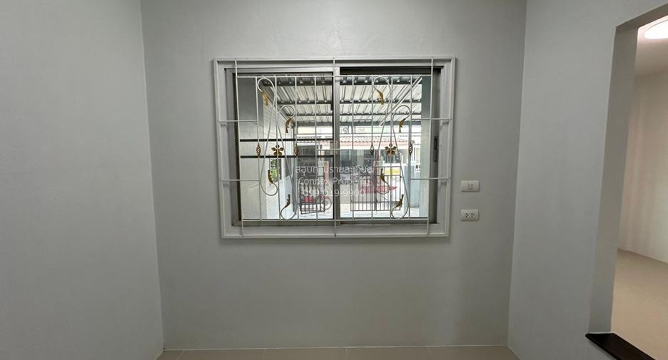 For sale 3 bedrooms townhouse in Lam Luk Ka, Pathum Thani
