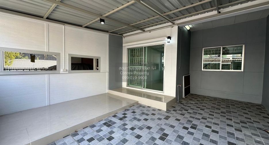 For sale 3 bedrooms townhouse in Lam Luk Ka, Pathum Thani
