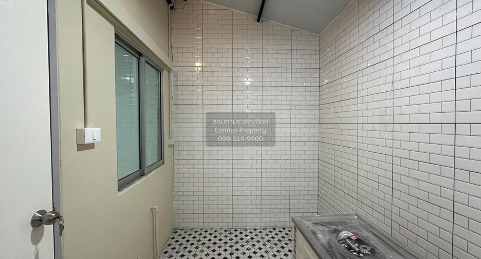 For sale 3 bedrooms townhouse in Lam Luk Ka, Pathum Thani