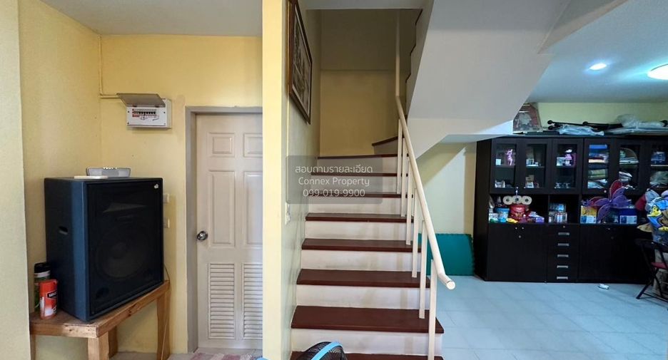 Casa adosada en venta de 3 habitaciones en Lam Luk Ka, Pathum Thani