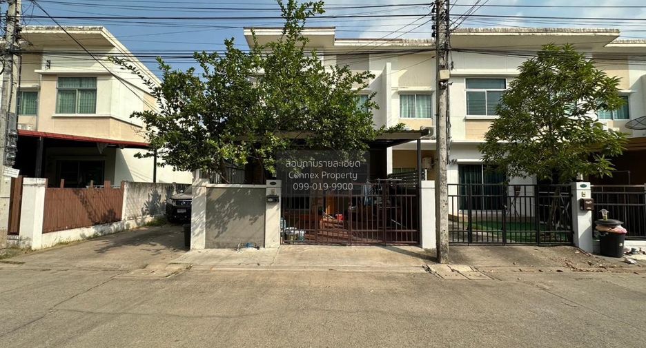 Casa adosada en venta de 3 habitaciones en Lam Luk Ka, Pathum Thani