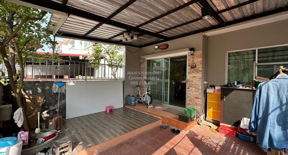 Casa adosada en venta de 3 habitaciones en Lam Luk Ka, Pathum Thani