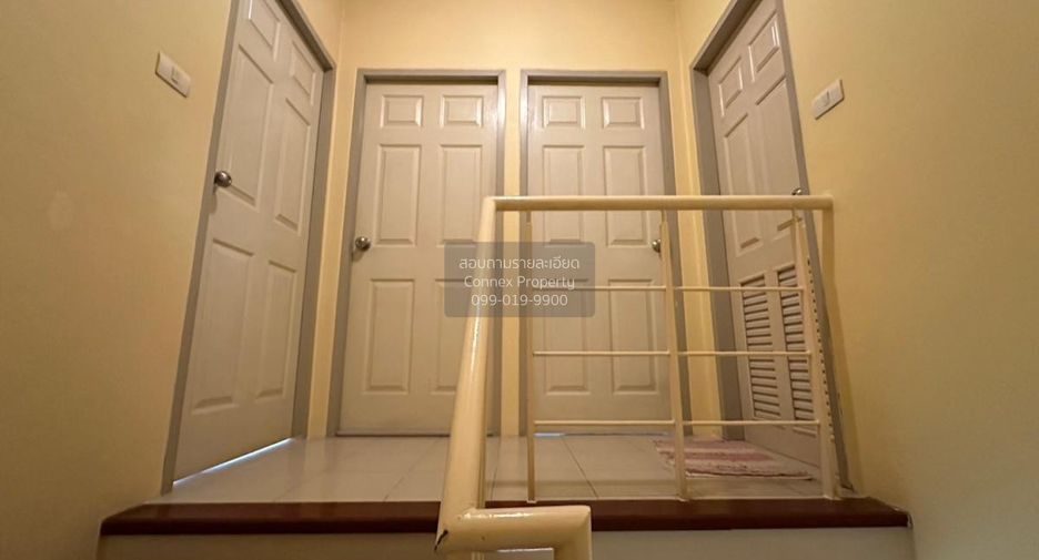 Casa adosada en venta de 3 habitaciones en Lam Luk Ka, Pathum Thani