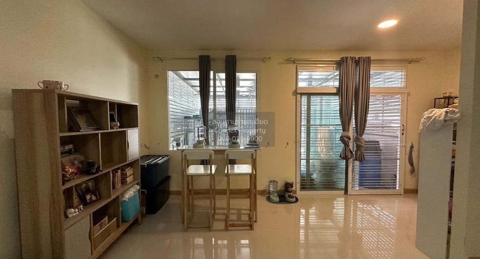 For sale 3 ベッドルーム townhouse in Thawi Watthana, Bangkok