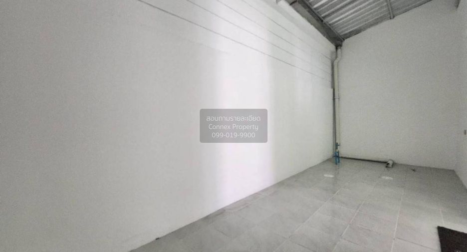 For sale 3 ベッドルーム townhouse in Sam Phran, Nakhon Pathom