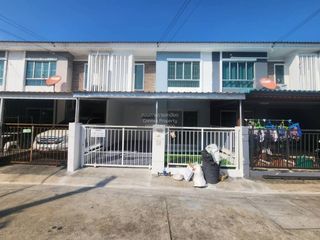 For sale 3 bedrooms townhouse in Sam Phran, Nakhon Pathom