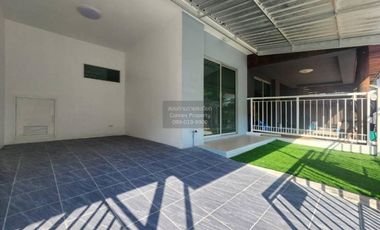 For sale 3 ベッドルーム townhouse in Sam Phran, Nakhon Pathom