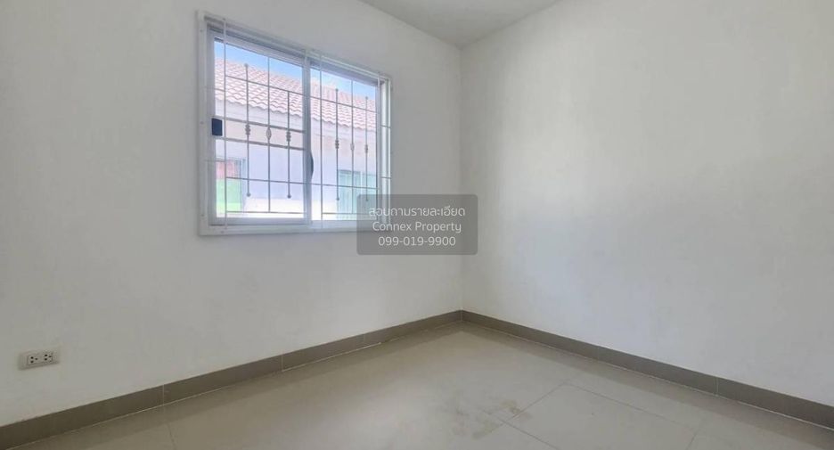 For sale 3 ベッドルーム townhouse in Sam Phran, Nakhon Pathom