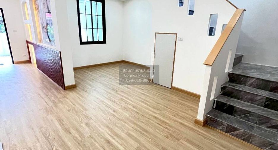 Casa adosada en venta de 3 habitaciones en San Sai, Chiang Mai