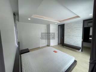 Casa adosada en venta de 3 habitaciones en Phasi Charoen, Bangkok