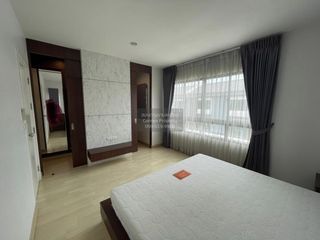Casa adosada en venta de 3 habitaciones en Phasi Charoen, Bangkok