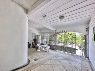 For sale 3 ベッドルーム house in Huai Khwang, Bangkok