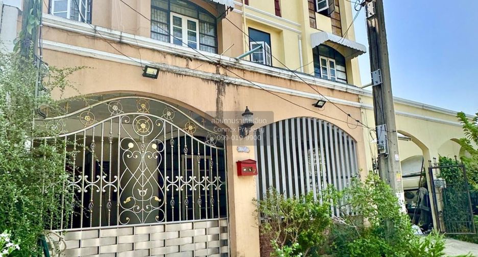 For sale 3 ベッドルーム house in Huai Khwang, Bangkok
