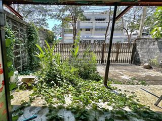 For sale 3 ベッドルーム house in Huai Khwang, Bangkok