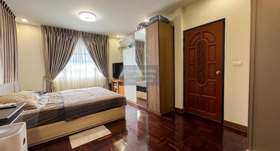 Haus zum Kauf mit 4 Zimmer in Bang Khae, Bangkok