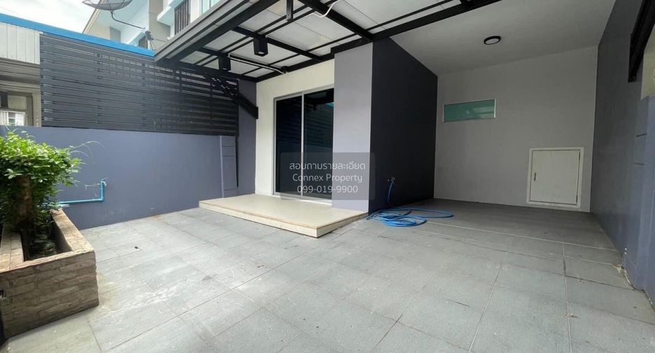 For sale 3 ベッドルーム townhouse in Krathum Baen, Samut Sakhon