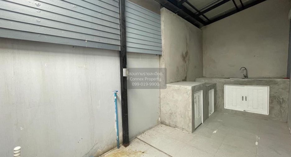 For sale 3 ベッドルーム townhouse in Krathum Baen, Samut Sakhon