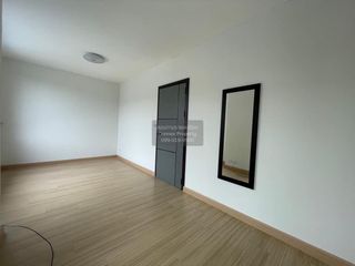À vendre 3 chambres maison de ville à Krathum Baen, Samut Sakhon