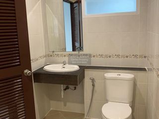 For sale 5 bedrooms townhouse in Mueang Nonthaburi, Nonthaburi