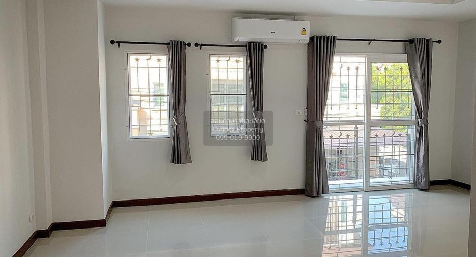 For sale 5 bedrooms townhouse in Mueang Nonthaburi, Nonthaburi