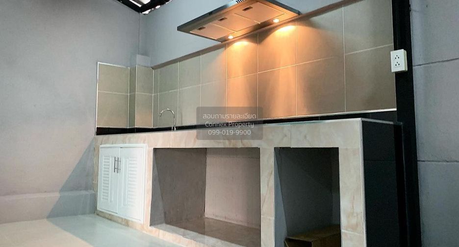 For sale 5 bedrooms townhouse in Mueang Nonthaburi, Nonthaburi