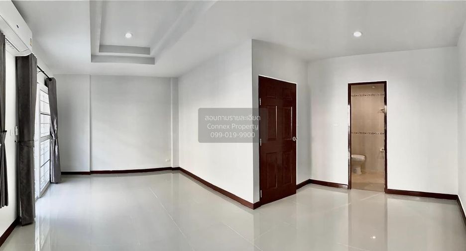 For sale 5 bedrooms townhouse in Mueang Nonthaburi, Nonthaburi