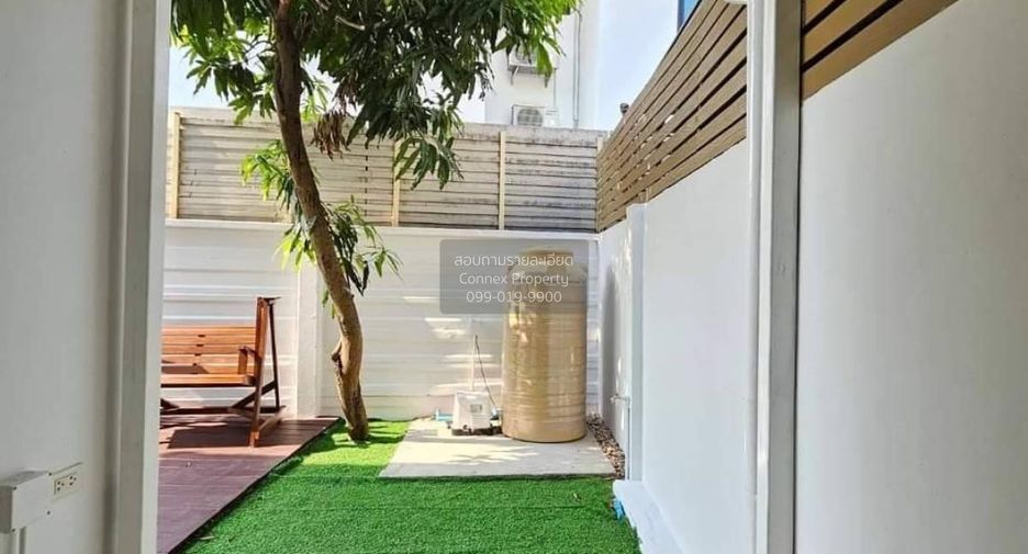 Casa adosada en venta de 3 habitaciones en Bang Khun Thian, Bangkok