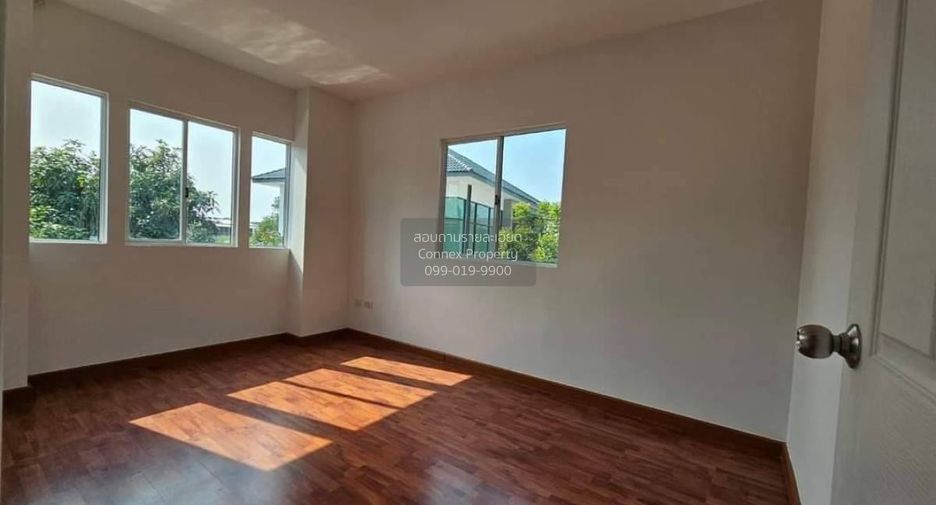 Casa adosada en venta de 3 habitaciones en Bang Khun Thian, Bangkok