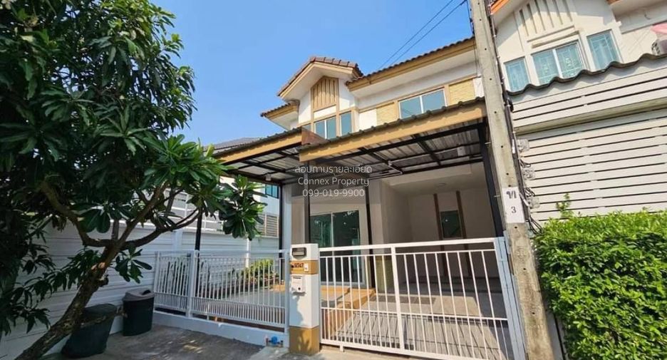 Casa adosada en venta de 3 habitaciones en Bang Khun Thian, Bangkok