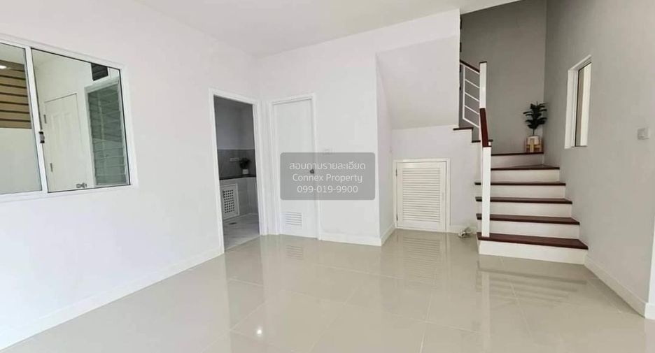 Casa adosada en venta de 3 habitaciones en Bang Khun Thian, Bangkok