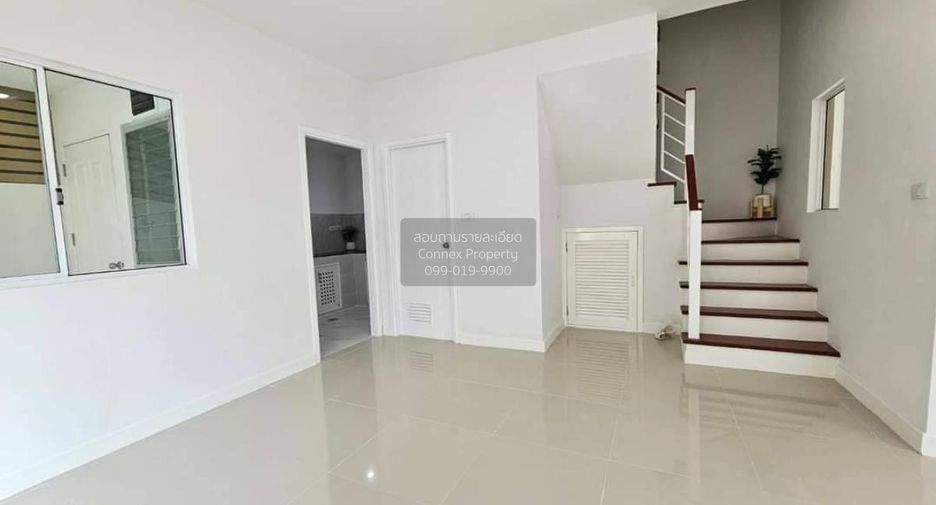 Casa adosada en venta de 3 habitaciones en Bang Khun Thian, Bangkok