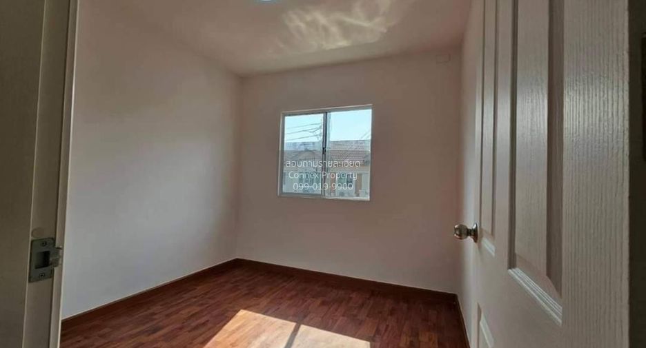 Casa adosada en venta de 3 habitaciones en Bang Khun Thian, Bangkok