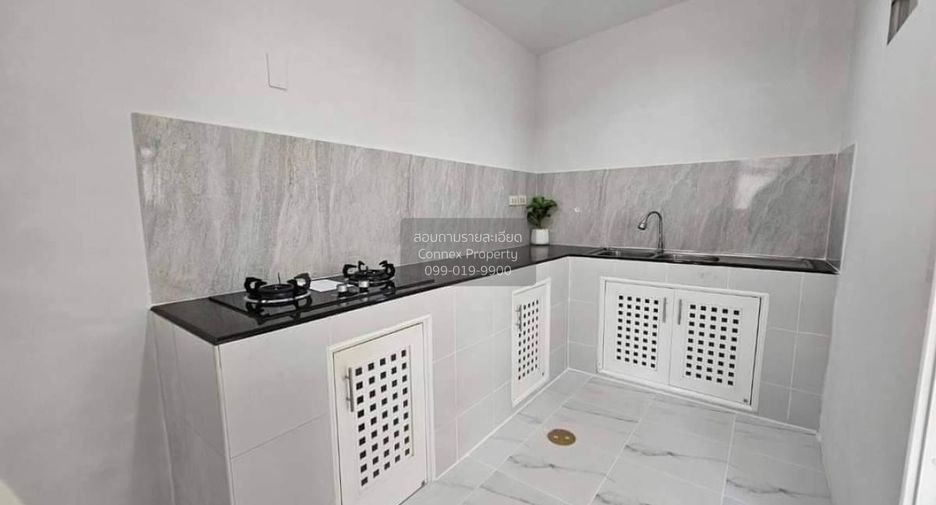 Casa adosada en venta de 3 habitaciones en Bang Khun Thian, Bangkok