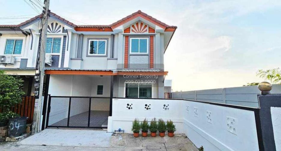 For sale 3 bedrooms townhouse in Sam Phran, Nakhon Pathom