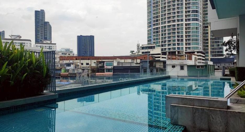For sale 3 bedrooms condo in Khlong Toei, Bangkok