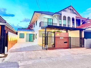 出售 4 卧室 联排别墅 在 Khlong Luang, Pathum Thani